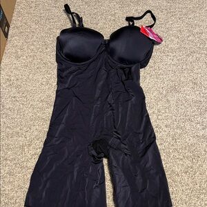 New XL Spanx 4 way convertible strap, mid thigh body  Women's Bodysuit